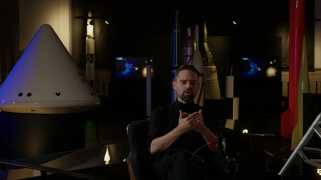 비선형성 질문을 받는 장면